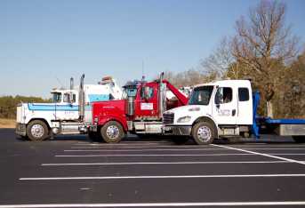 tow truck service for cars and heavy rigs